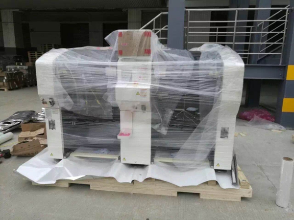 SMT設備卸車、拆箱作業(yè)